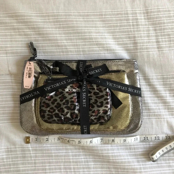 Victoria’s Secret Cosmetic Bag set of 3 - Picture 6 of 11